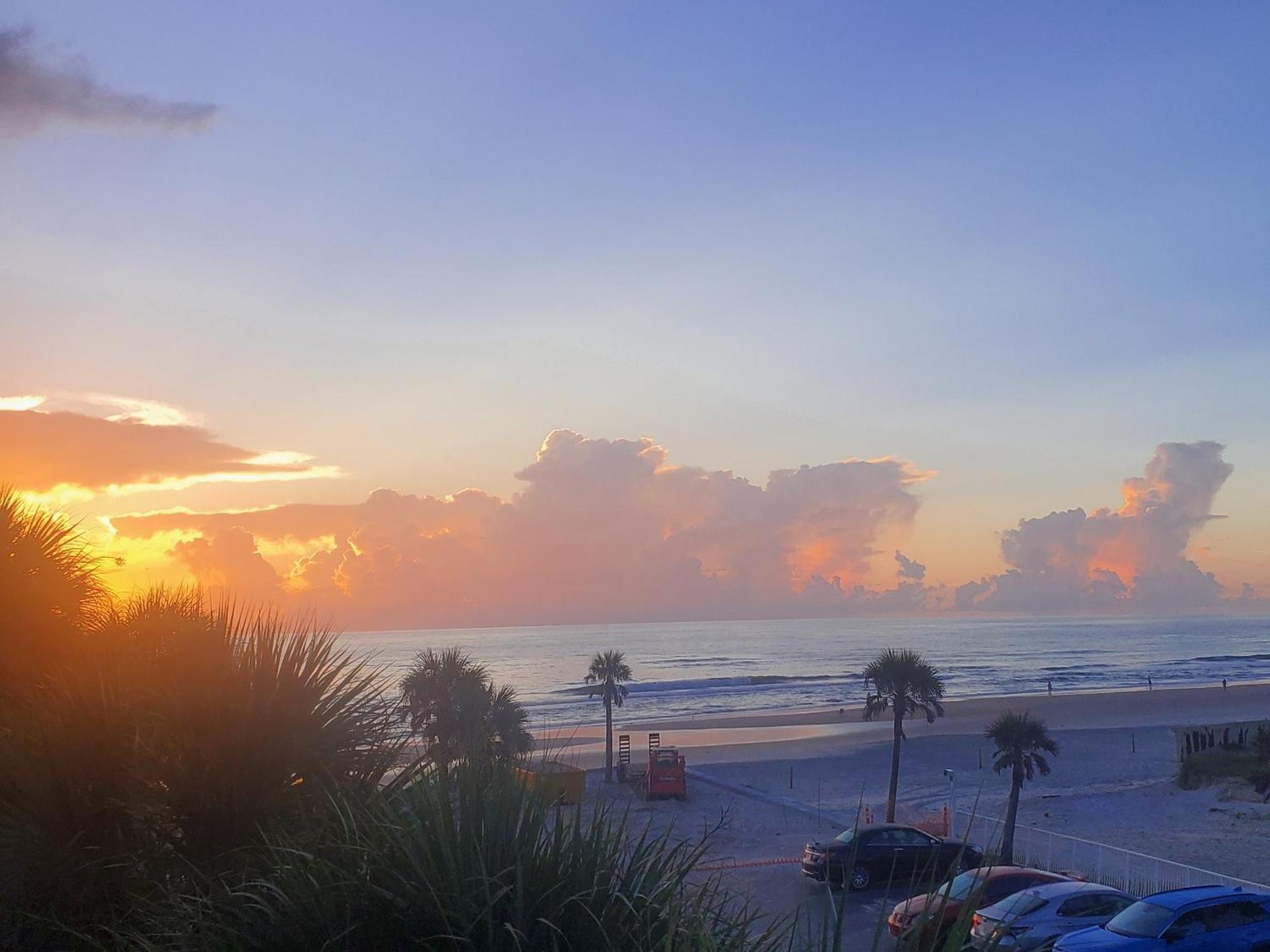 Beachside Bliss Ocean Views & Endless Fun Daytona Beach! Exterior foto